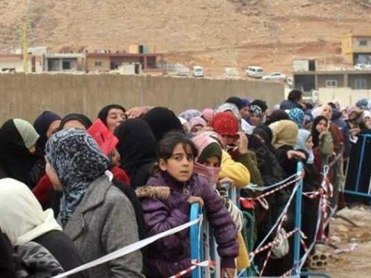 هل تتجه الحكومة اللبنانية لسحب بطاقات النازحين السوريين من غير مستحقيها؟