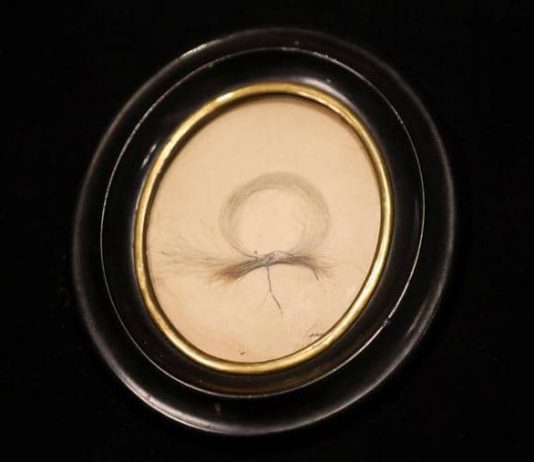 “خصلة” من شعر بتهوفن للبيع.. وقصة طريفة وراءها