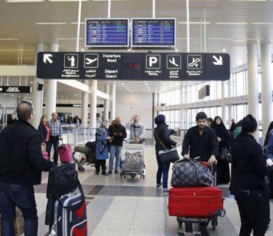 استقبال للسياح والمغتربين بالحلويات… ماذا يحصل في مطار بيروت؟