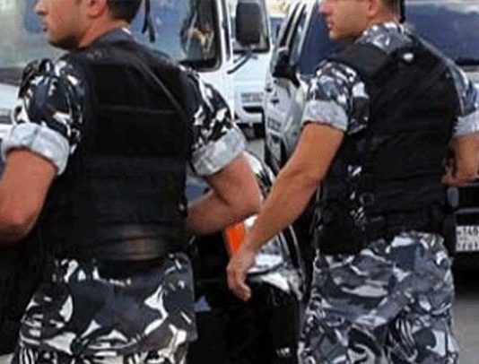 قوى الأمن: توقيف شخصين سرقا 15 مليون ليرة من داخل خزنة احدى المحلات