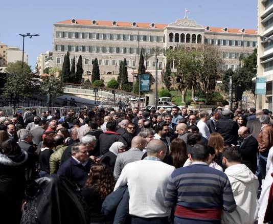 أساتذة “اللبنانية” يعلنون وقف مؤقت للإضراب إبتداء من الخميس