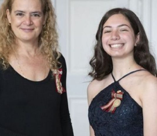 بدأت بكشك لبيع الليموناضة في عمر الـ8 سنوات… كندا تكرّم اللبنانية الاصل ابنة الـ13 سنة مايا خليل