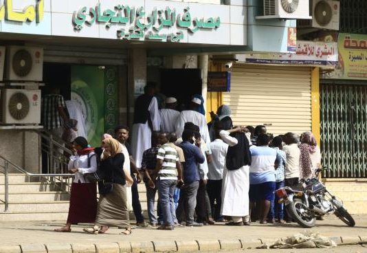 السودان: الدولار يتراجع وأسواق السلع تترقّب مرحلة ما بعد الاتفاق