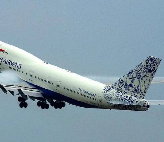 العثور على جثة رجل في لندن سقط من طائرة سافر عليها خلسة