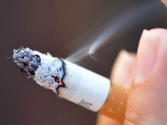 نيويورك ترفع السن القانوني لشراء السجائر