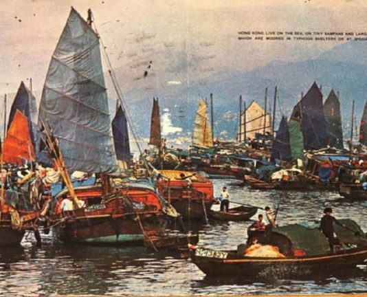 بطاقة بريدية تصل لامرأة بعد 26 عاما من إرسالها!