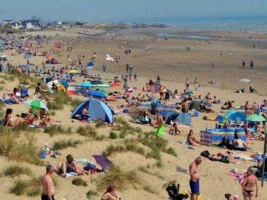 حرارة قياسية في بريطانيا تؤدي الى فوضى في حركة القطارات