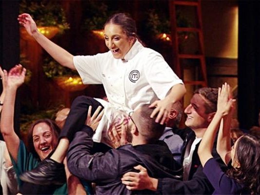 الفرحة تعمّ الجالية اللبنانية في سيدني: لاريسا طقشي تفوز بلقب ماستر شيف – أستراليا