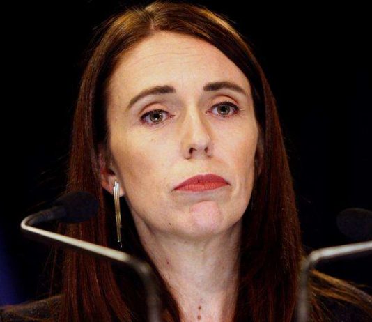 كيف ردت رئيسة وزراء نيوزيلندا على قاتل قطتها!