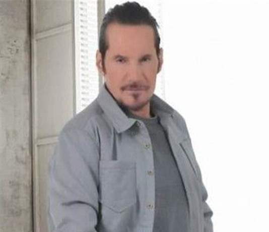 شقيقاه يعالجان بدير الصليب ويعاني من صعوبات مادية.. هذا ما كشفه محامي باتريك مبارك