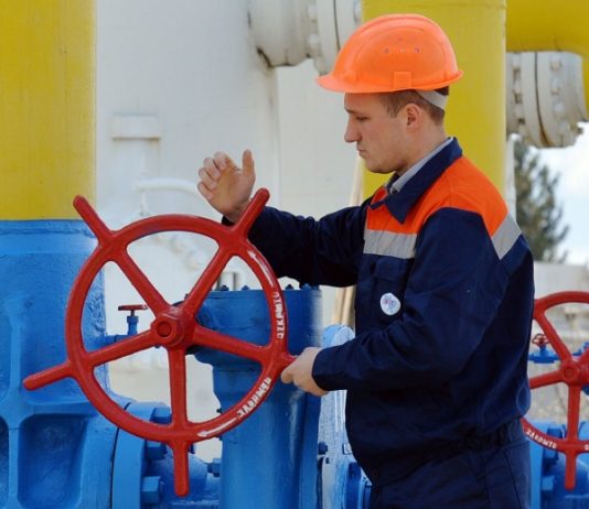 الهند تدرس زيادة وارداتها النفطية من روسيا