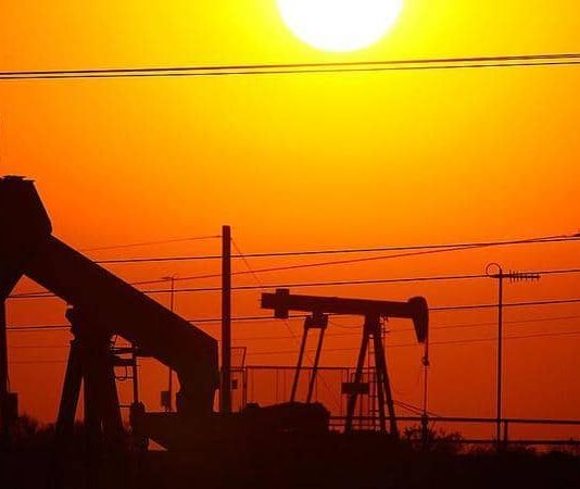 أسعار النفط تستقر بعد هبوط بسبب ترامب