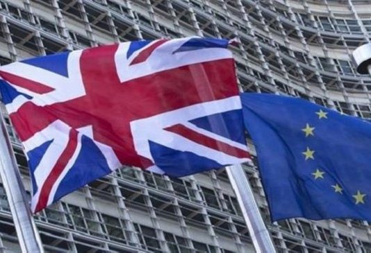 بريطانيا تجمد ضريبة الكربون حتى نيسان 2022