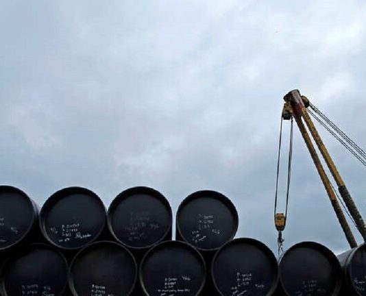 ارتفاع مخزونات الخام الأمريكية وهبوط الإنتاج