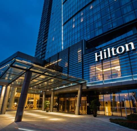 “هيلتون” تغلق 150 فندقاً في الصين بسبب “كورونا”