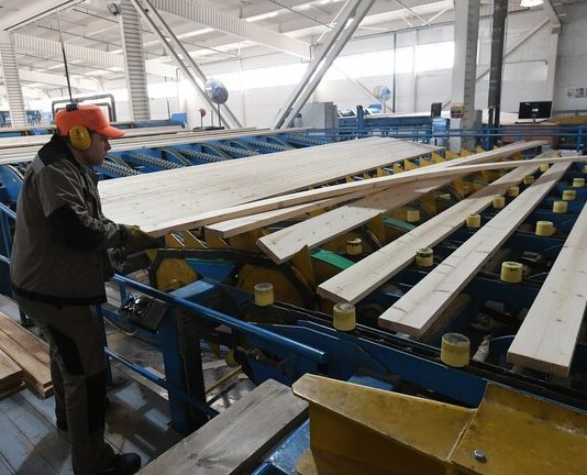 روسيا.. نمو نشاط الصناعات التحويلية في فبراير