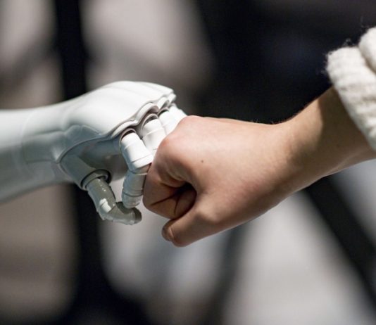 تطوير روبوتات أكثر حساسية وذكاء من البشر