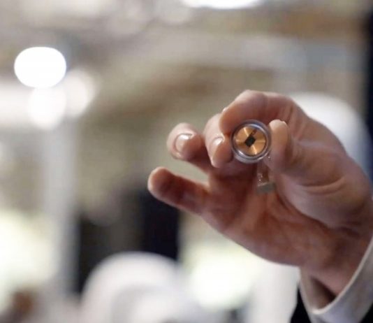 شريحة مزروعة في الدماغ آخر مفاجآت إيلون ماسك