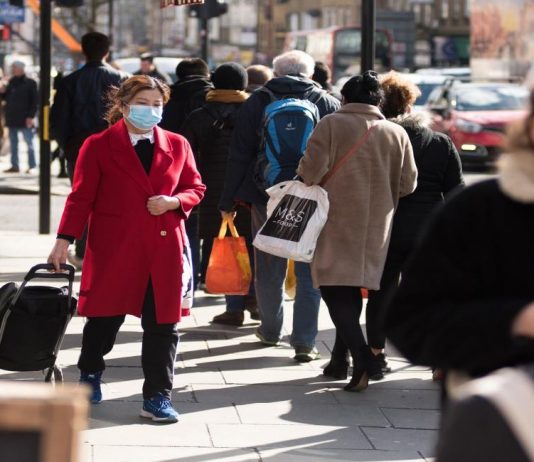 كورونا وبريكست دون اتفاق يضغطان على الاقتصاد البريطاني