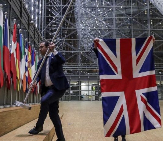 لندن تفتح معركة تعديل اتفاقية بريكست.. ورد غاضب من “الأوروبي”