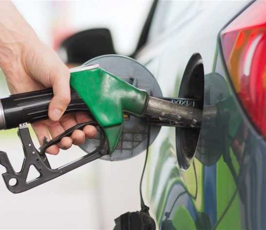 هل يصل سعر صفيحة البنزين إلى 65 الف ليرة؟