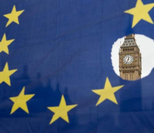 وزير بريطاني: نريد أن تنجح محادثات التجارة مع الإتحاد الأوروبي