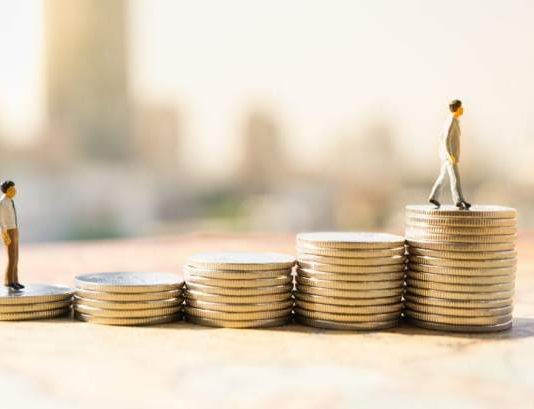 كيف يتم تحديد الحد الأدنى للأجور؟