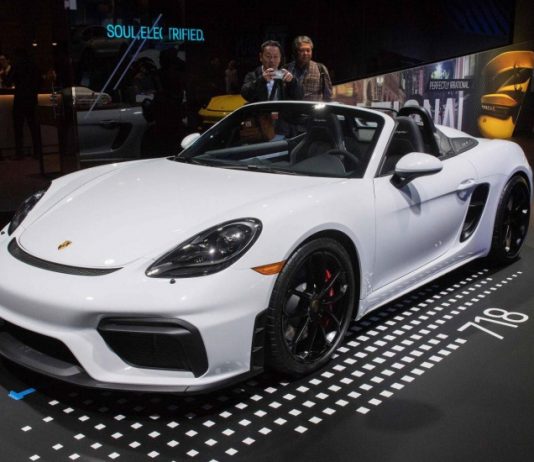 تطويع السرعة مع الطفرة التكنولوجية كلمة سر المطورين في بورشه