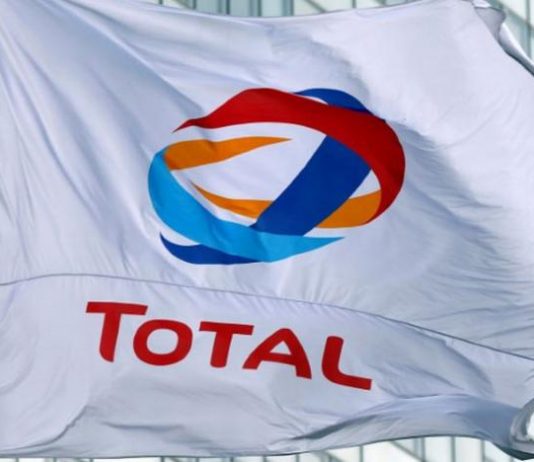 «توتال» الفرنسية تتفق مع أوغندا على مد خط أنابيب لنقل النفط