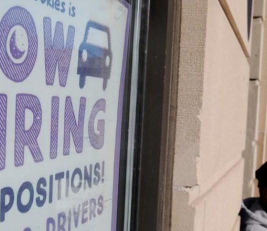 إلغاء الوظائف في أميركا يرتفع 231 % في 2020