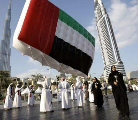 الإمارات.. إستئناف منح بعض تصاريح الدخول والعمل