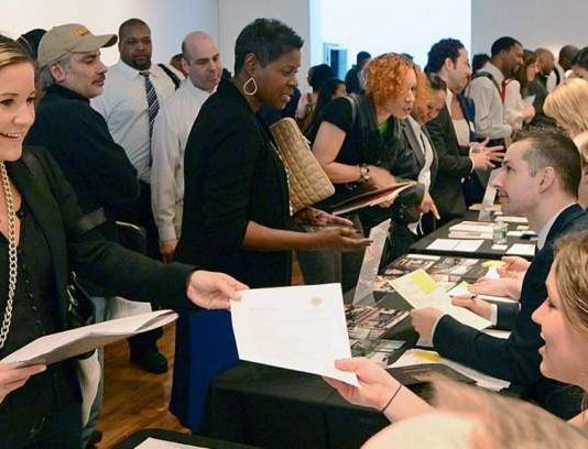 القطاع الخاص الأميركي يضيف وظائف بأكثر من التوقعات في أيلول