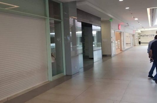 الأزمة تُنهي فورة المجمّعات التجارية العملاقة