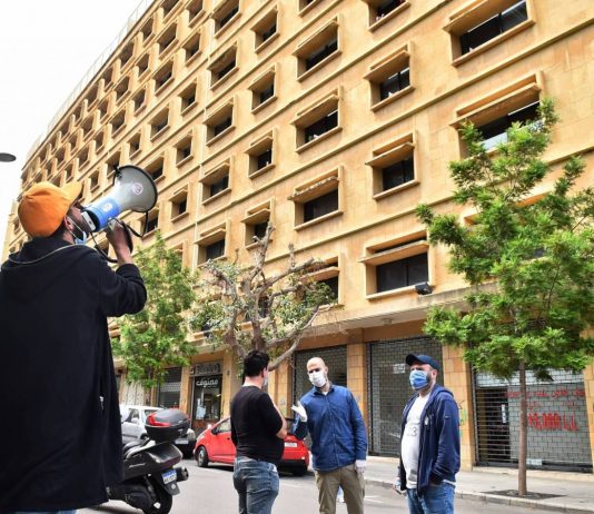 الأزمة أطفأت شمعتها الأولى.. البلد أصبح بلا مال وكهرباء