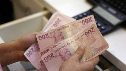 الليرة التركية تبلغ قاعا جديدا قبيل انتخابات الرئاسة الأمريكية