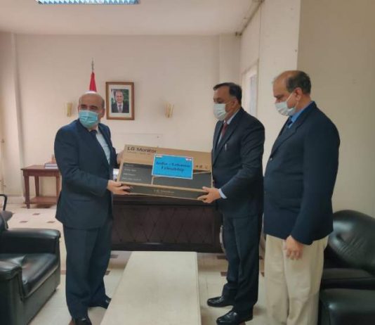 الهند تتبرع للبنان بمعدات مكتبية