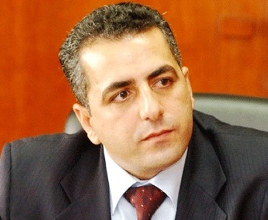 كيف يحصل المضمون على الموافقة خلال الإقفال العام؟