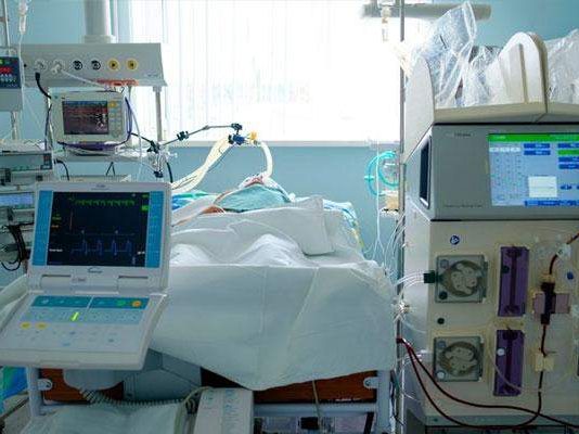 مكية طلب من المالية والصحة والصناعة تسريع إجراءات تخليص معاملات أجهزة التنفس الإصطناعي