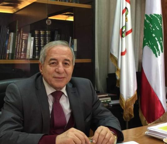 نقيب الصيادلة: الحل بتحييد الدواء عن التجاذبات ليطمئن المواطن ويوقف التخزين