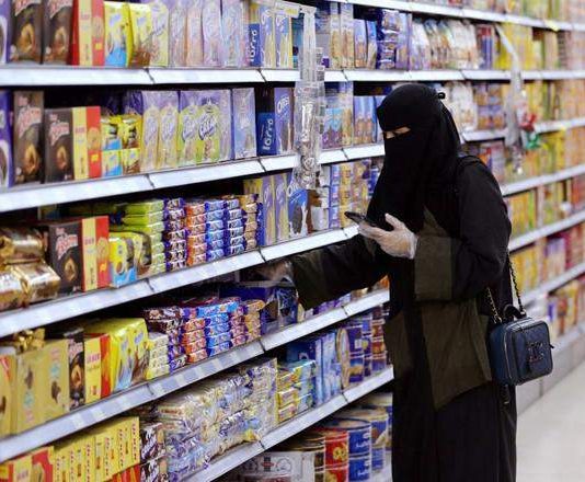 أسعار السلع والخدمات الاستهلاكية في دول الخليج ترتفع 2.9%