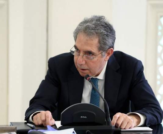 وزني يمدد مهلة تقديم التصريح عن المبالغ المستحقة للأشخاص غير المقيمين