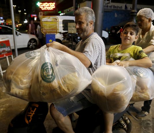 ربطة الخبز بـ3 آلاف!