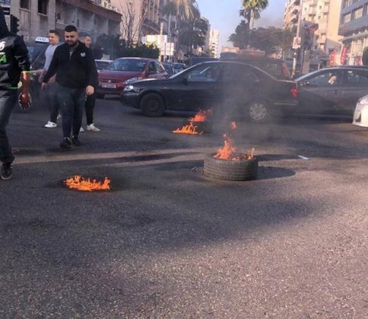 الفقر يُطارد العمّال: الراتب الشهري لا يصمد إلا أياماً…