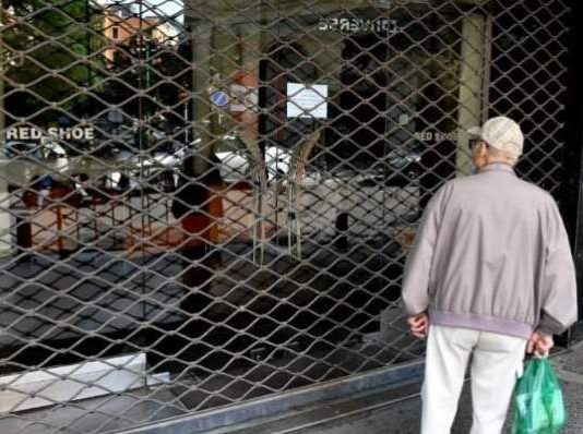 عكار.. محال تجارية تقفل أبوابها والأهالي يناشدون محاسبة المحتكرين