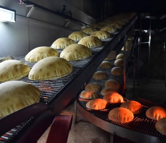 الرغيف في “مهب” رفع الدعم… “سيبتعد” عن متناول الفقير