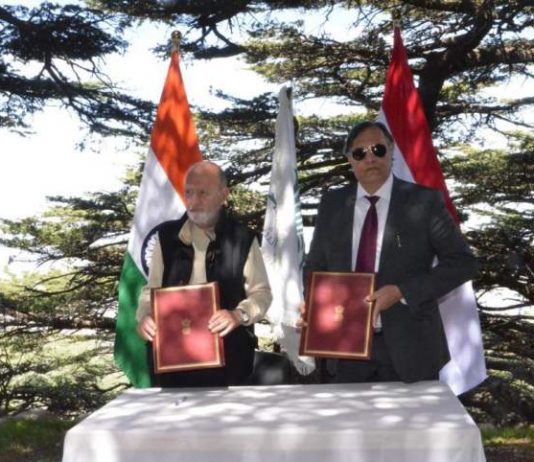 توقيع مذكرة تفاهم بين السفير الهندي في بيروت ورئيس محمية أرز الشوف لدعم مشروعين بيئيين