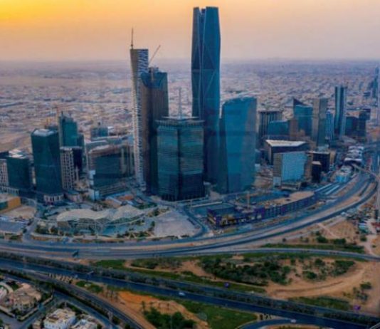 «رؤية السعودية 2030» تفكك تراكمات الاقتصاد الريعي