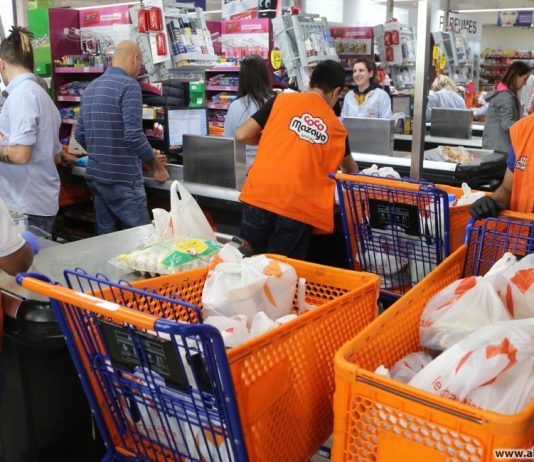 لبنانيون عاشوا الحرب الأهلية: الفقر والجوع والفساد اليوم أسوأ من القذائف