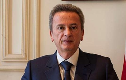 رياض سلامة: سندفع 50 الف دولار نقدا لجميع المودعين في نهاية شهر حزيران