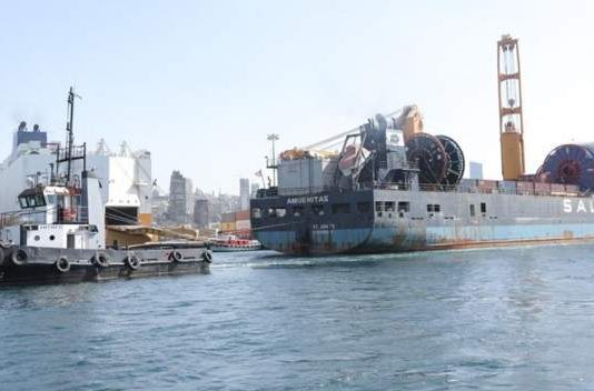 مغادرة باخرة محملة بالمواد الخطرة من مرفأ بيروت